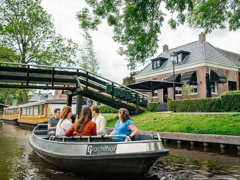 Naviguer & bruncher à Giethoorn